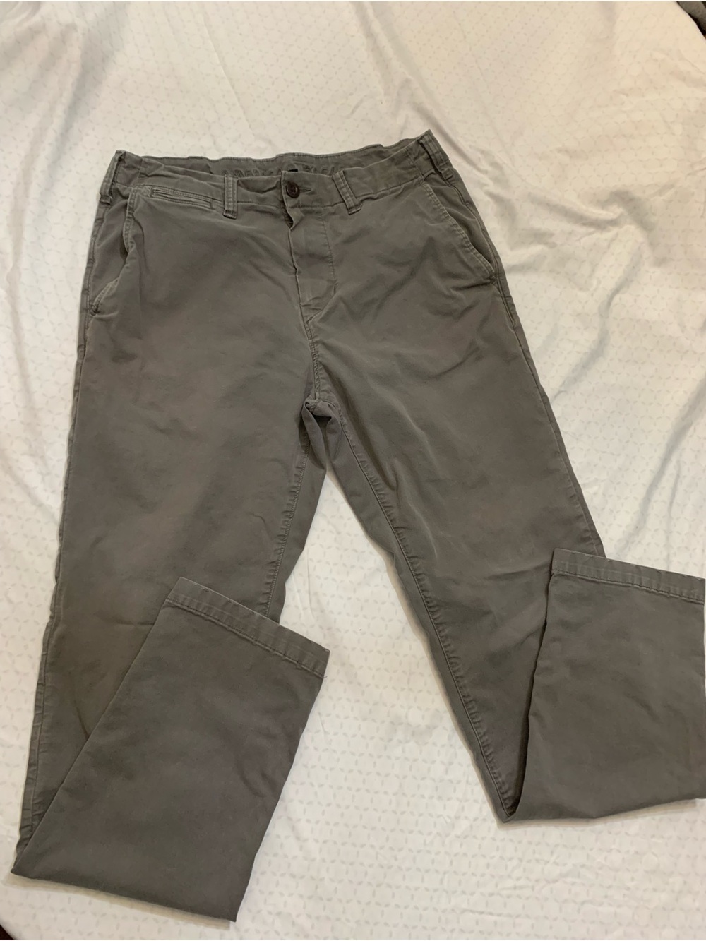 American Eagle Outfitters Men's Gray Chino Pants